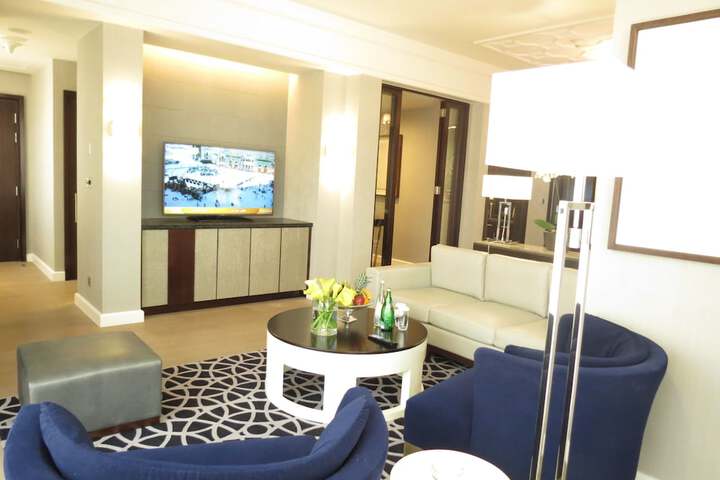 Room 30 of 77