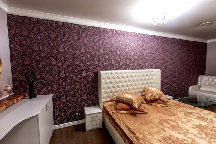 Room 12 of 33
