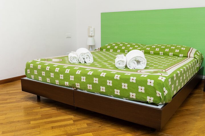Room 19 of 80
