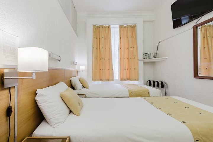 Room 38 of 107