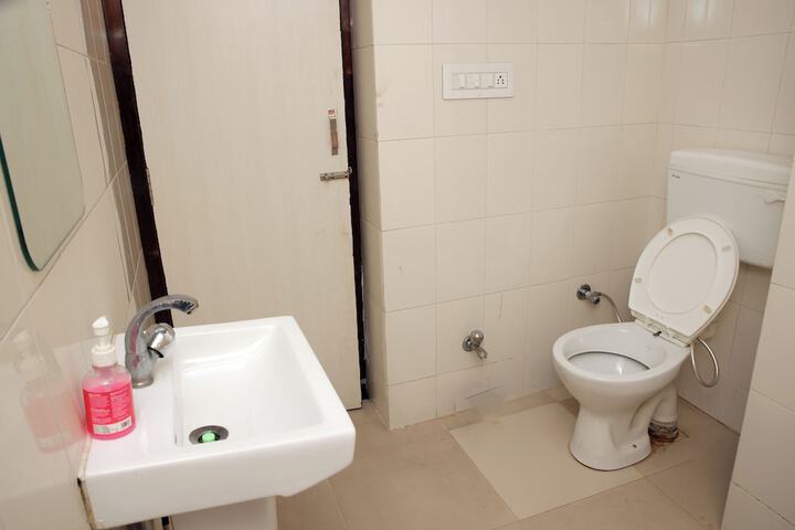 Room 42 of 48