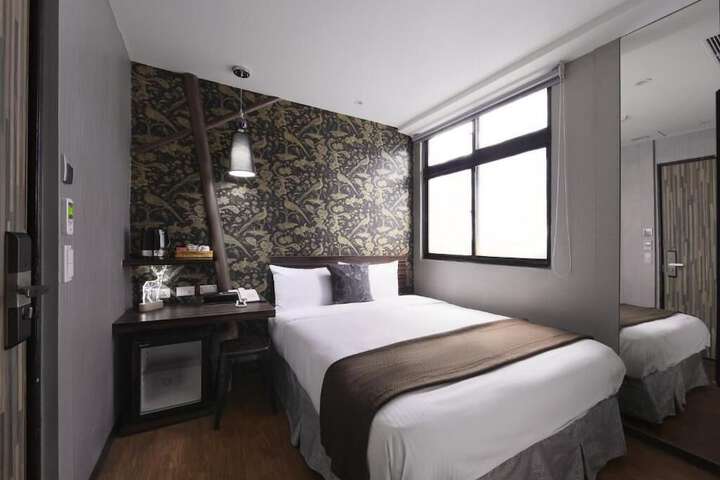 Room 14 of 28