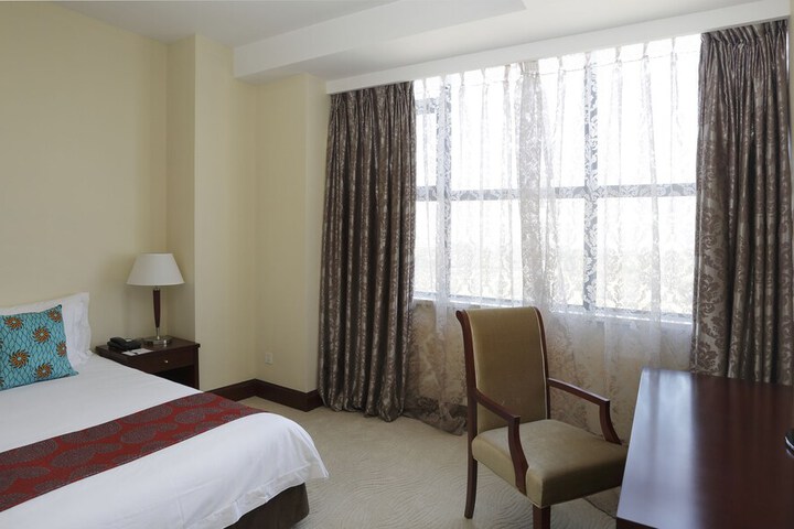 Room 4 of 34