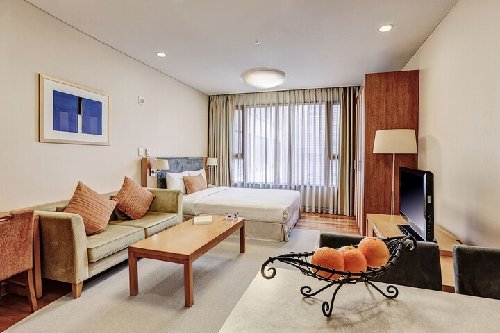 Room 17 of 47