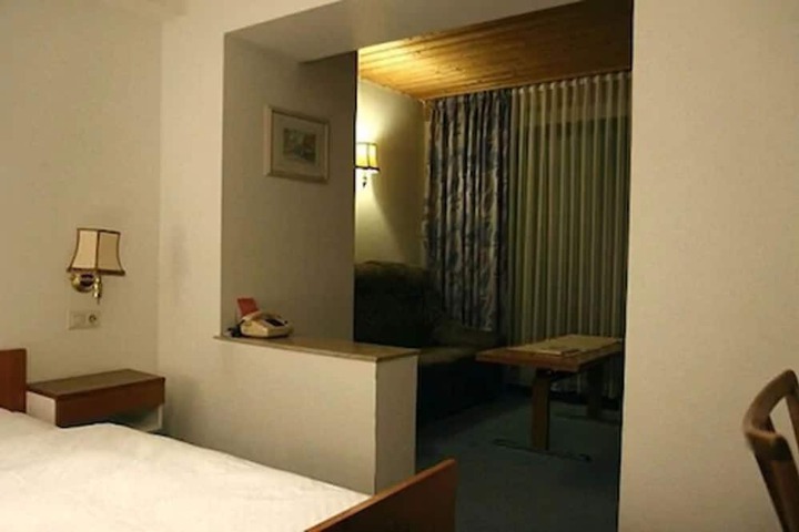 Room 15 of 47