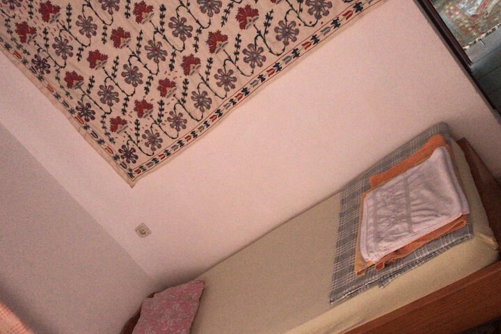 Room 13 of 104