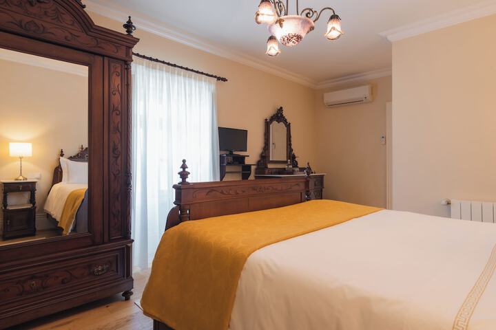 Room 11 of 193