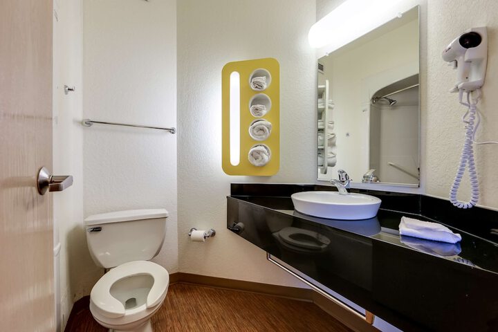Room 20 of 28