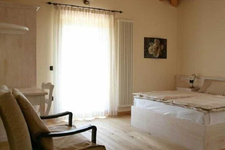 Room 4 of 17