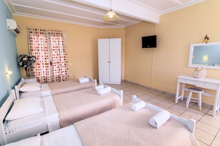 Room 11 of 23