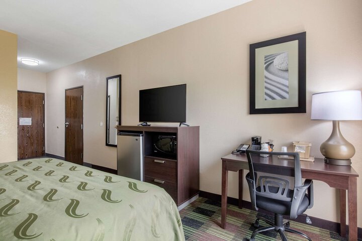 1 King Bed (8 of 15)