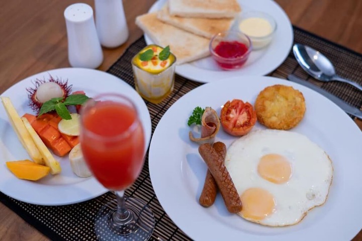 Breakfast/Coffee Service 43 of 47