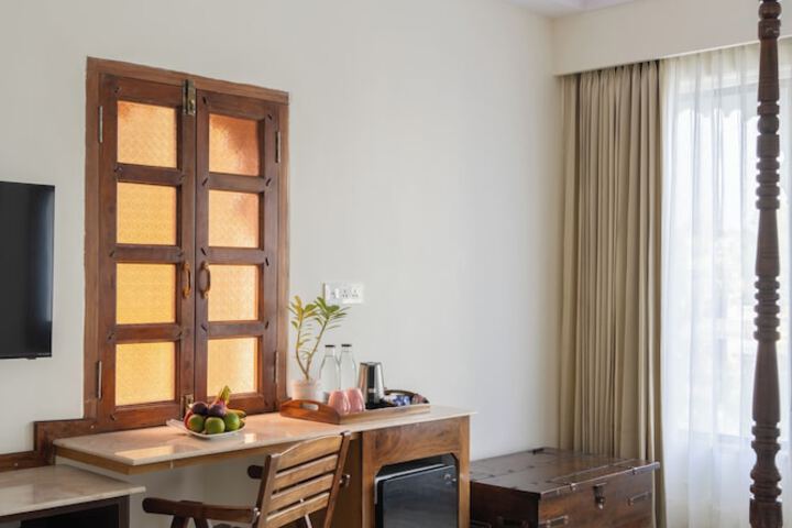 Room 2 of 18