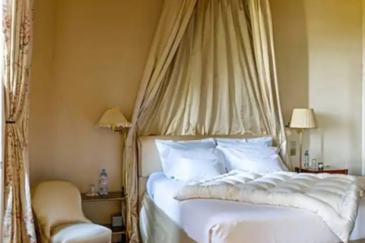 Room 3 of 15