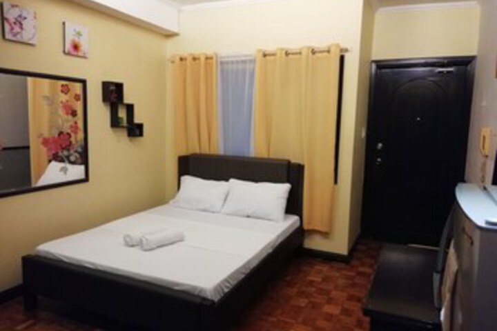 Room 27 of 103