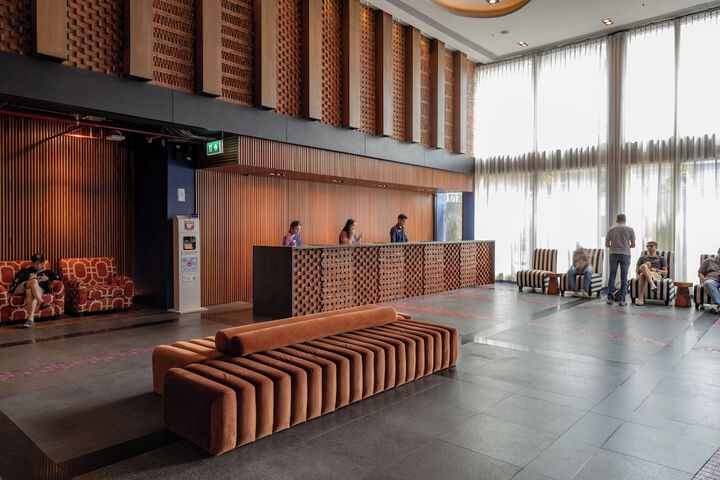 Entrance & Lobby