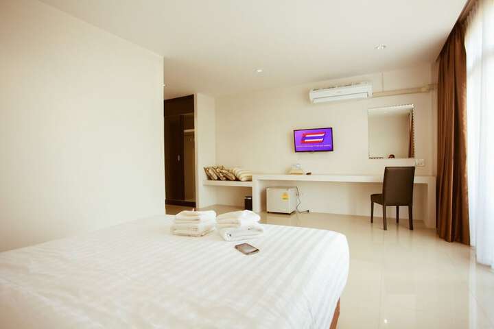 Room 11 of 20