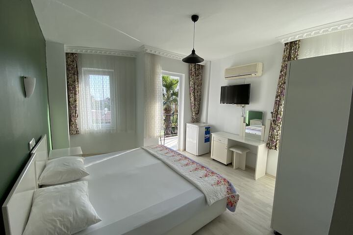 Room 6 of 45