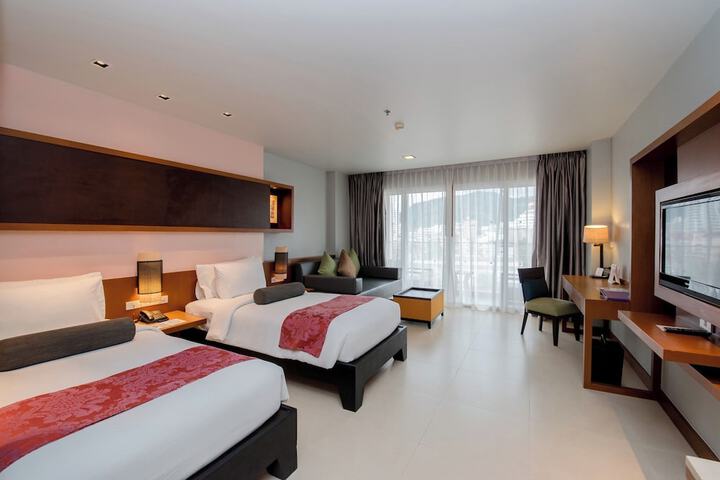 Room 17 of 37