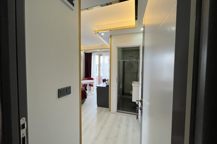 Room 11 of 108