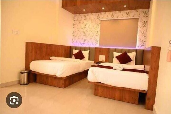 Room 4 of 14