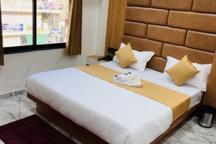 Room 10 of 25