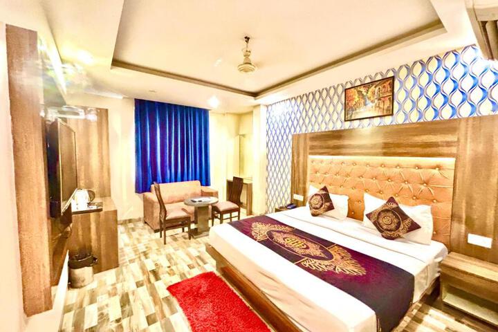 Hotel Smart Plaza-Near Delhi Airport