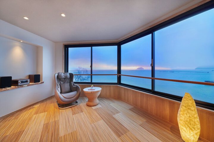 Room 10 of 60