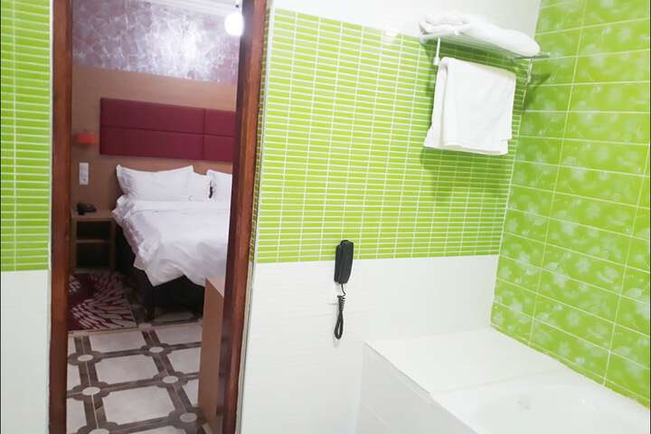 Room 15 of 23