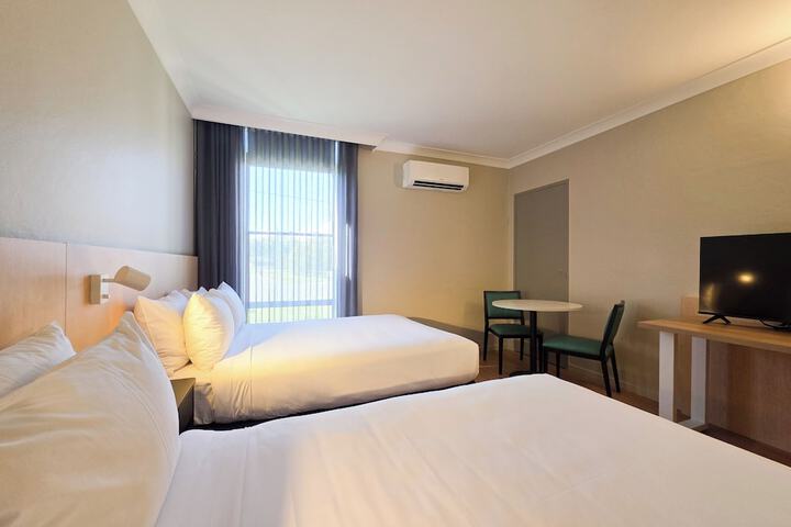 Room 15 of 37