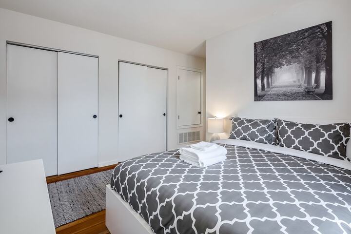 Room 6 of 16