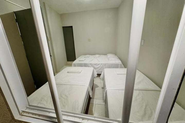 Room 4 of 34