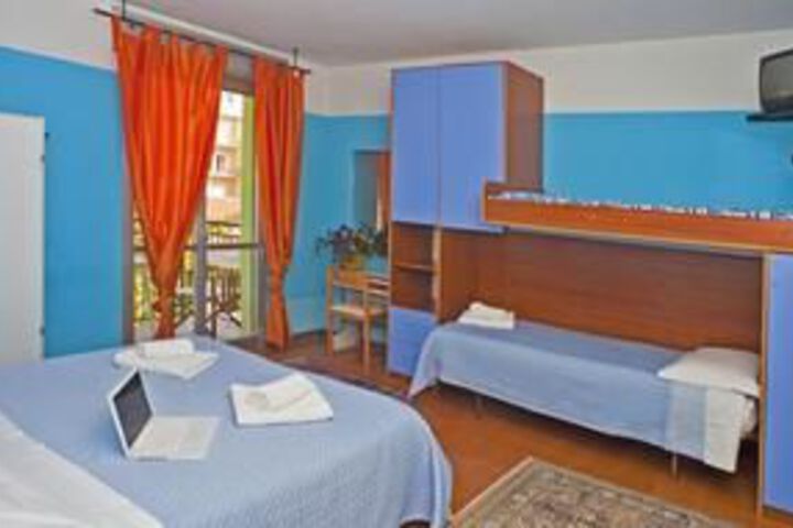 Room 16 of 33