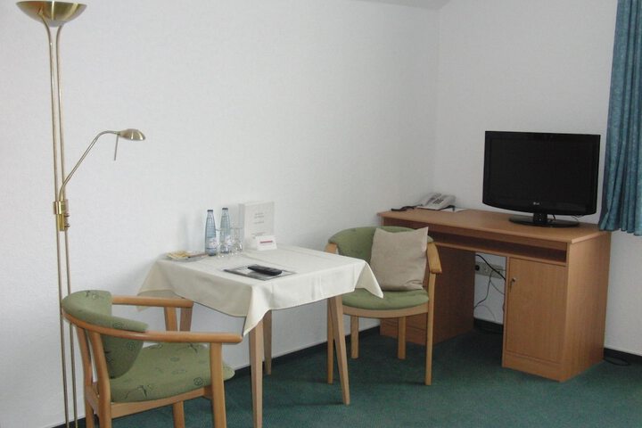 Room 14 of 42