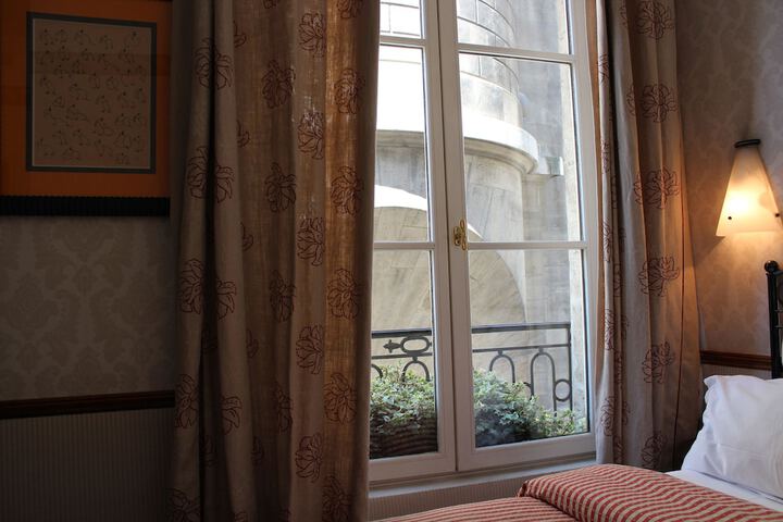 Room 28 of 93