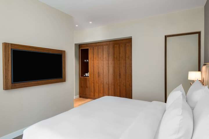 Room 28 of 268