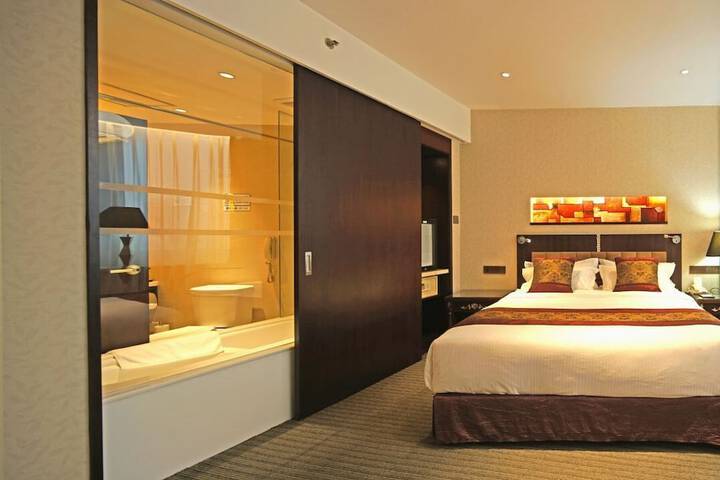 Room 10 of 22