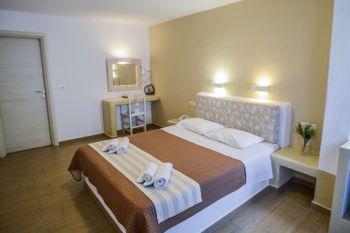 Room 30 of 83