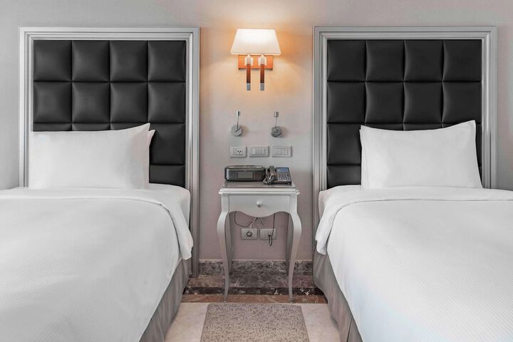 Room 16 of 117