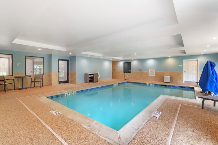 Hotel Pool