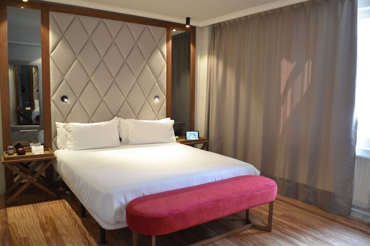 Room 6 of 121
