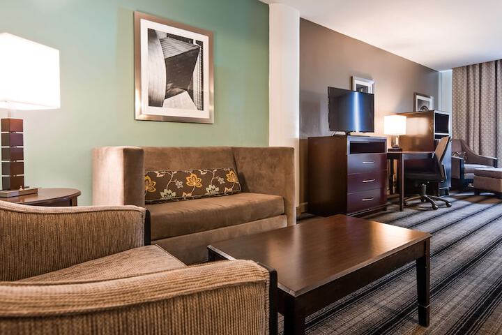 Best Western River North