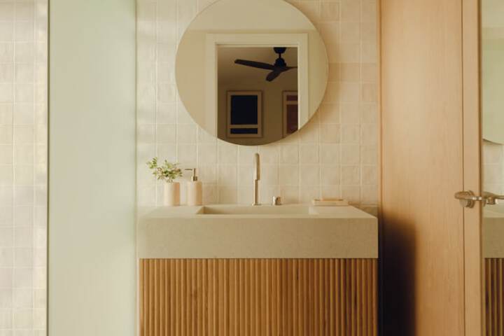 Room 41 of 74