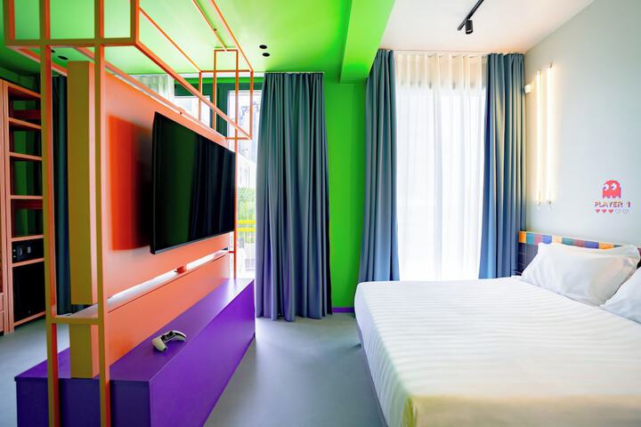 Room 17 of 37