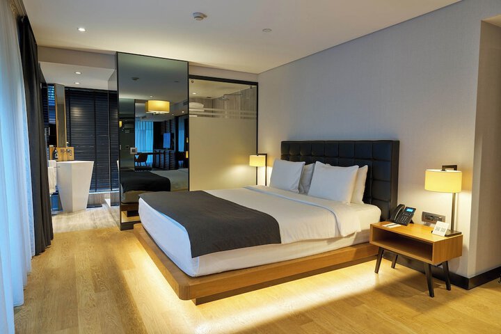 Room 95 of 203