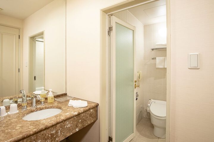 Room 6 of 21