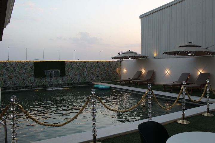 Pool 19 of 22