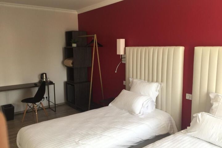 Room 54 of 61