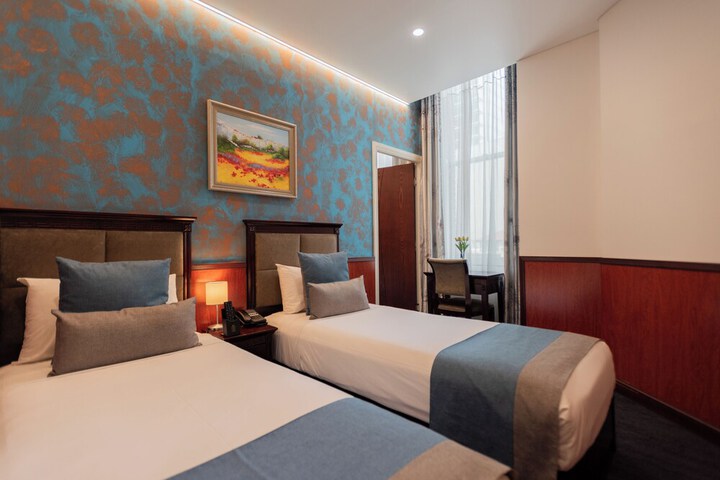 Room 19 of 50
