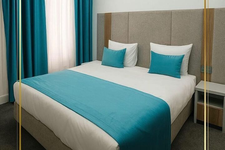 Room 8 of 31